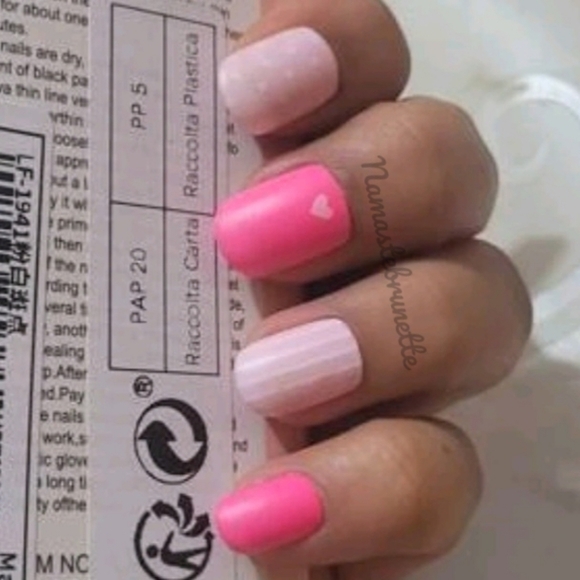 2/$16 Pink Hearts Press On Nails - Picture 11 of 17